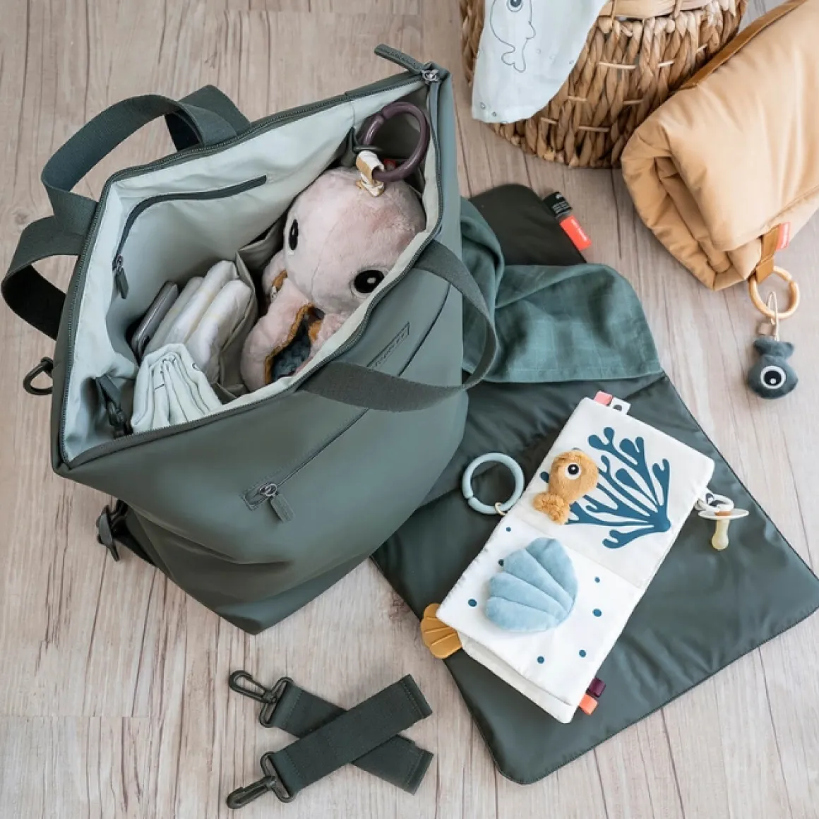 Luierrugzak Gerecycled Plastic Donkergroen Done By Deer